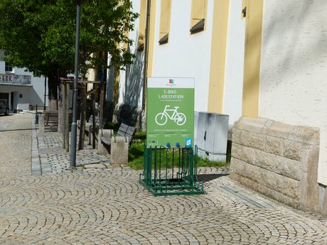 Bild von E-Ladesäule für Fahrräder in Mitterteich